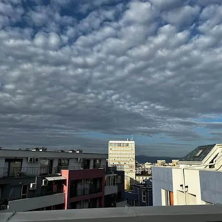 아파트 Little Jack With Terrace